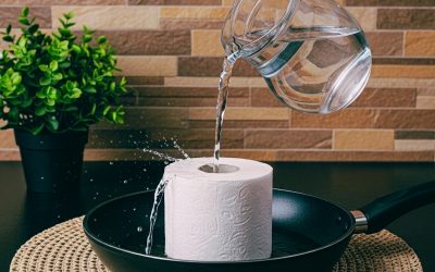 Why Everyone Is Suddenly Soaking Tissues in Vinegar