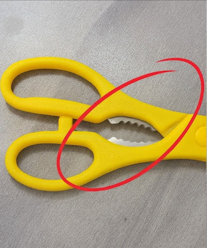 That “Toothy” Part on Kitchen Scissors — The Multi-Tool You’ve Been Ignoring (Here’s How to Use It)